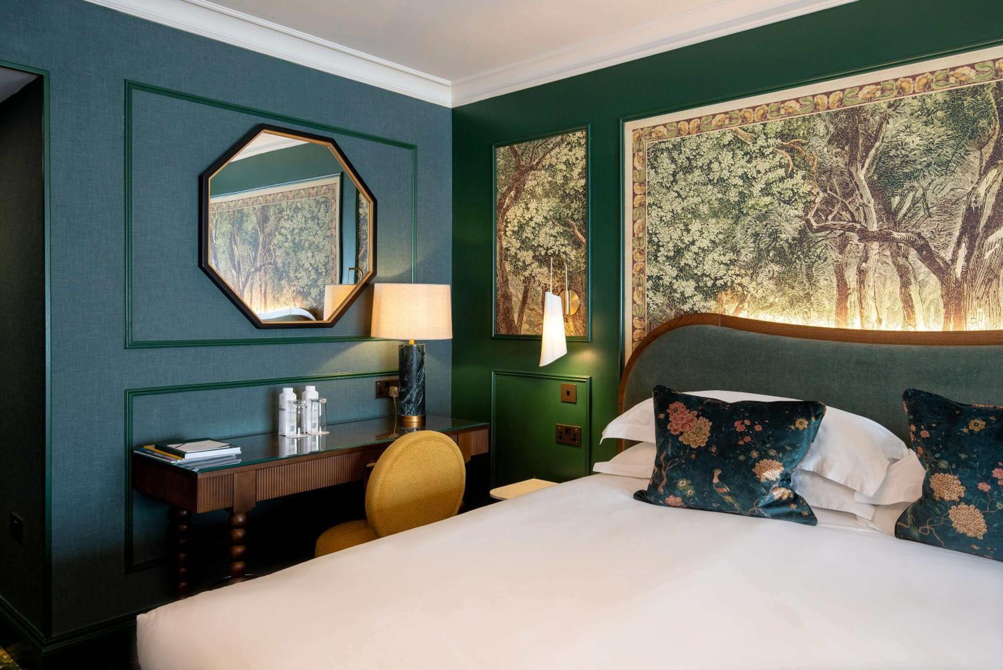 Hotel The Capital Hotel, & Townhouse 5*