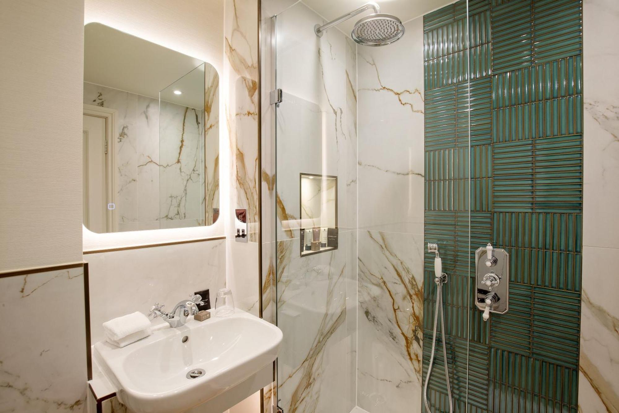The Capital Hotel, & Townhouse 5*